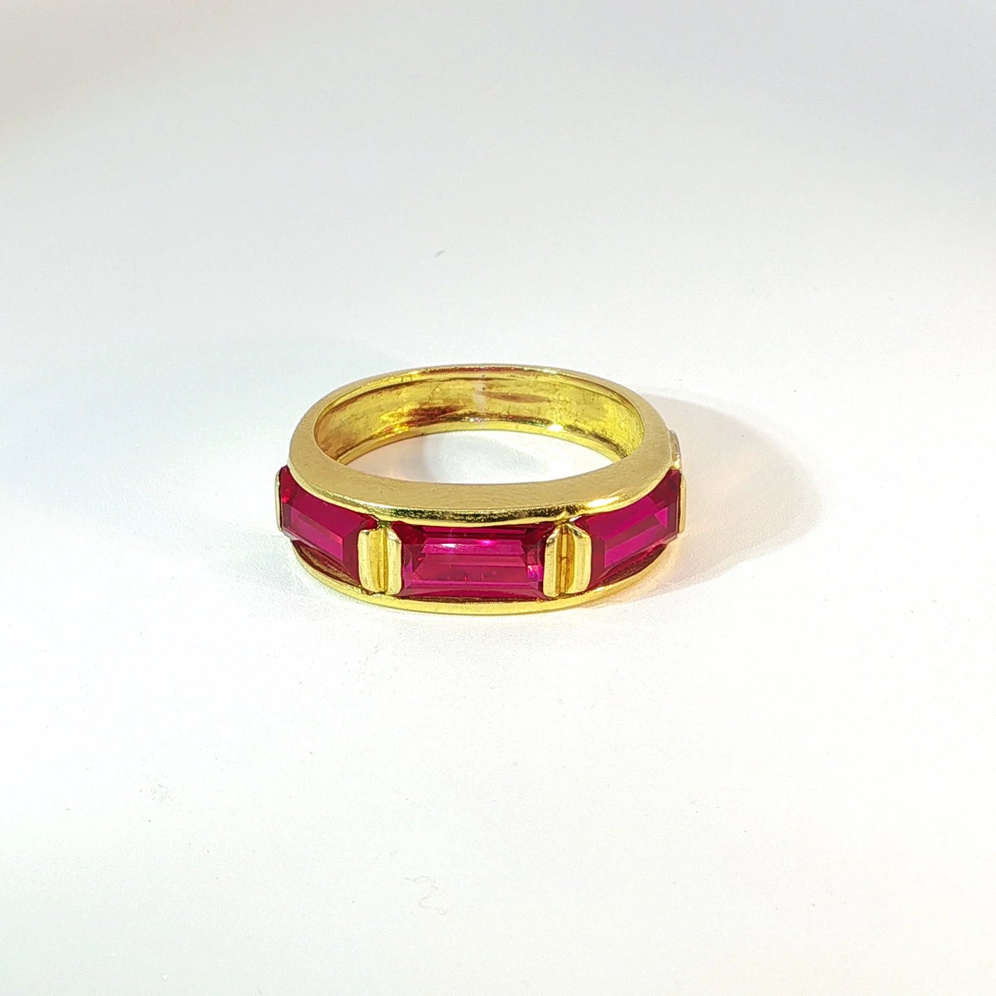 Jade | Vintage Baguette ring met Robijn