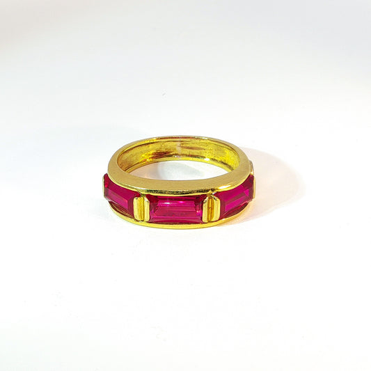 Jade | Vintage Baguette ring met Robijn