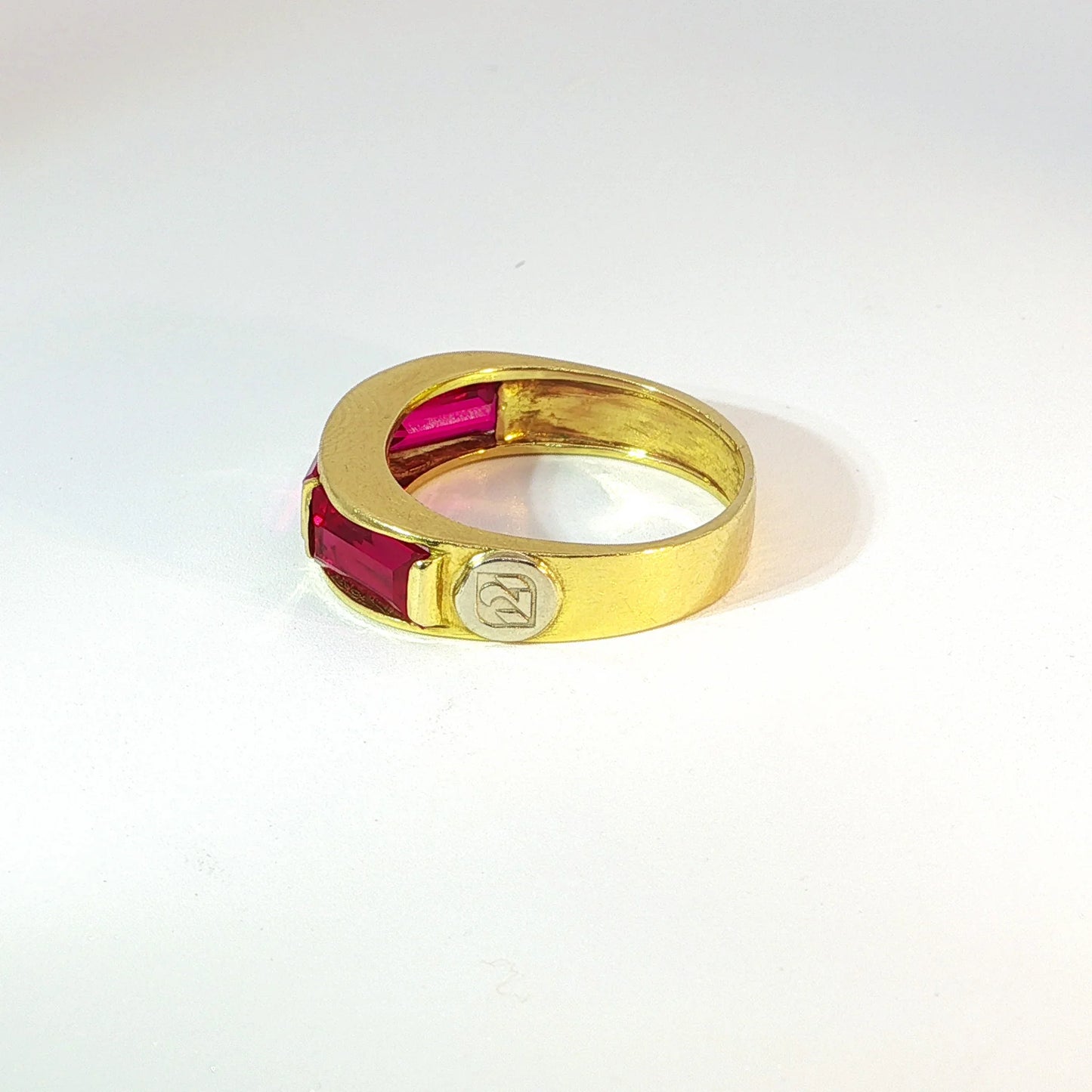 Jade | Vintage Baguette ring met Robijn