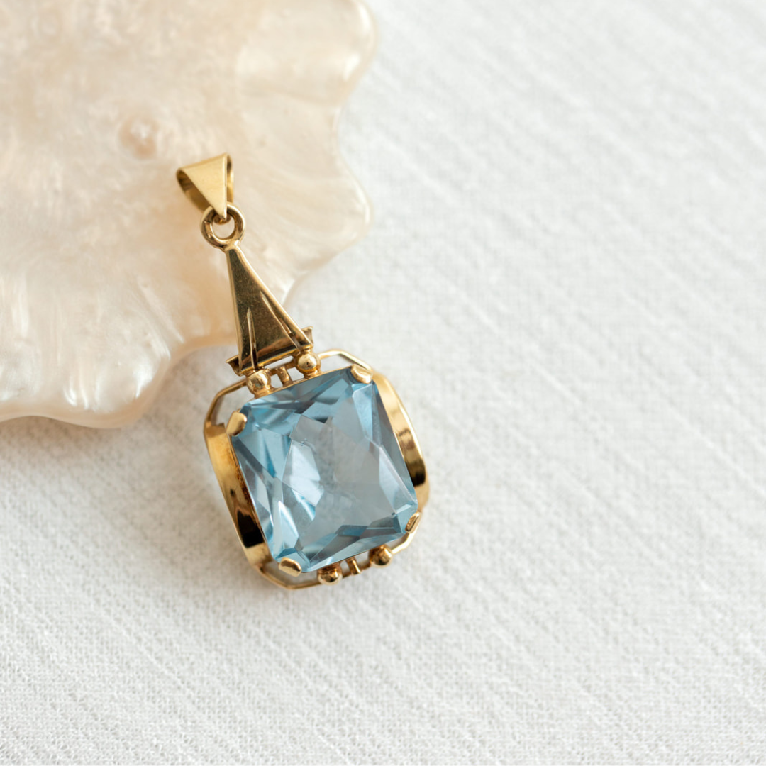 Milena | Vintage hanger