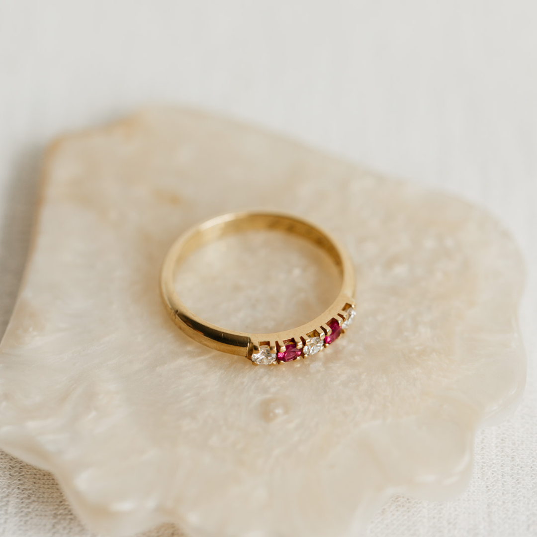 Edith | Vintage Five-stone ring