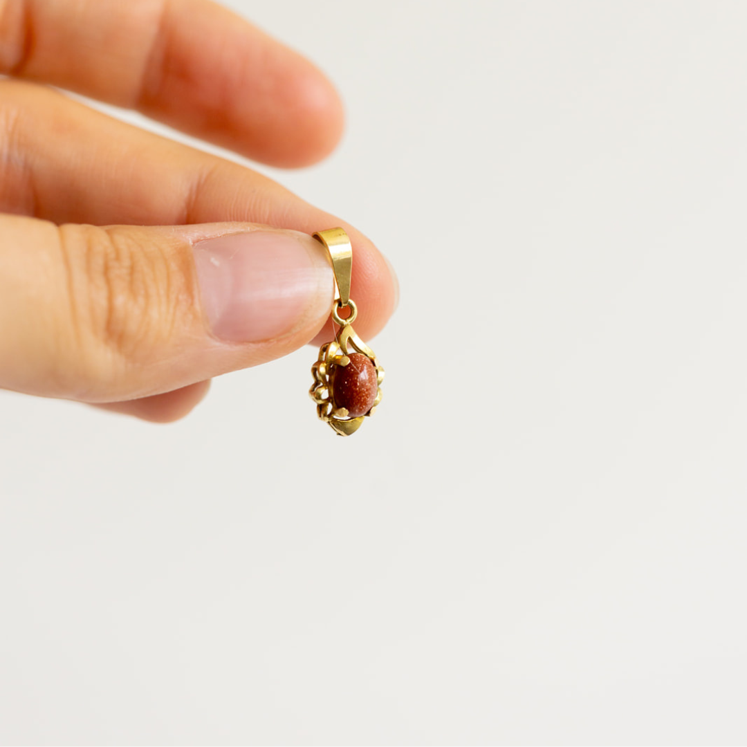 Isaline | Vintage hanger