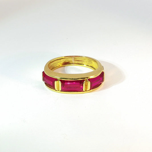 Jade | Vintage Baguette ring met Robijn