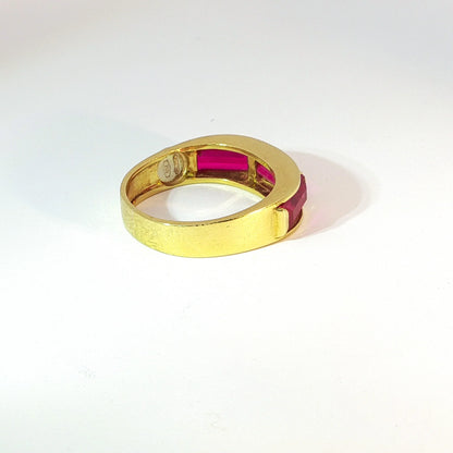 Jade | Vintage Baguette ring met Robijn