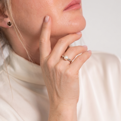 Alien| Vintage Emerald Entourage Ring
