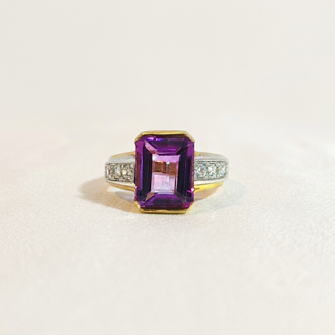 Alien| Bague entourage vintage en émeraude