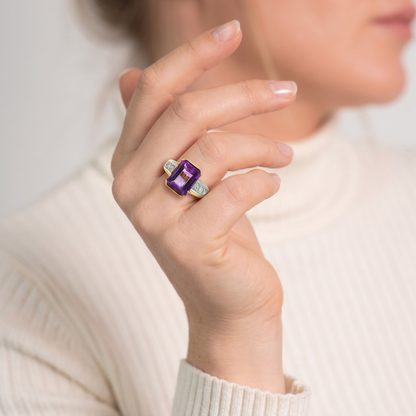 Alien| Bague entourage vintage en émeraude