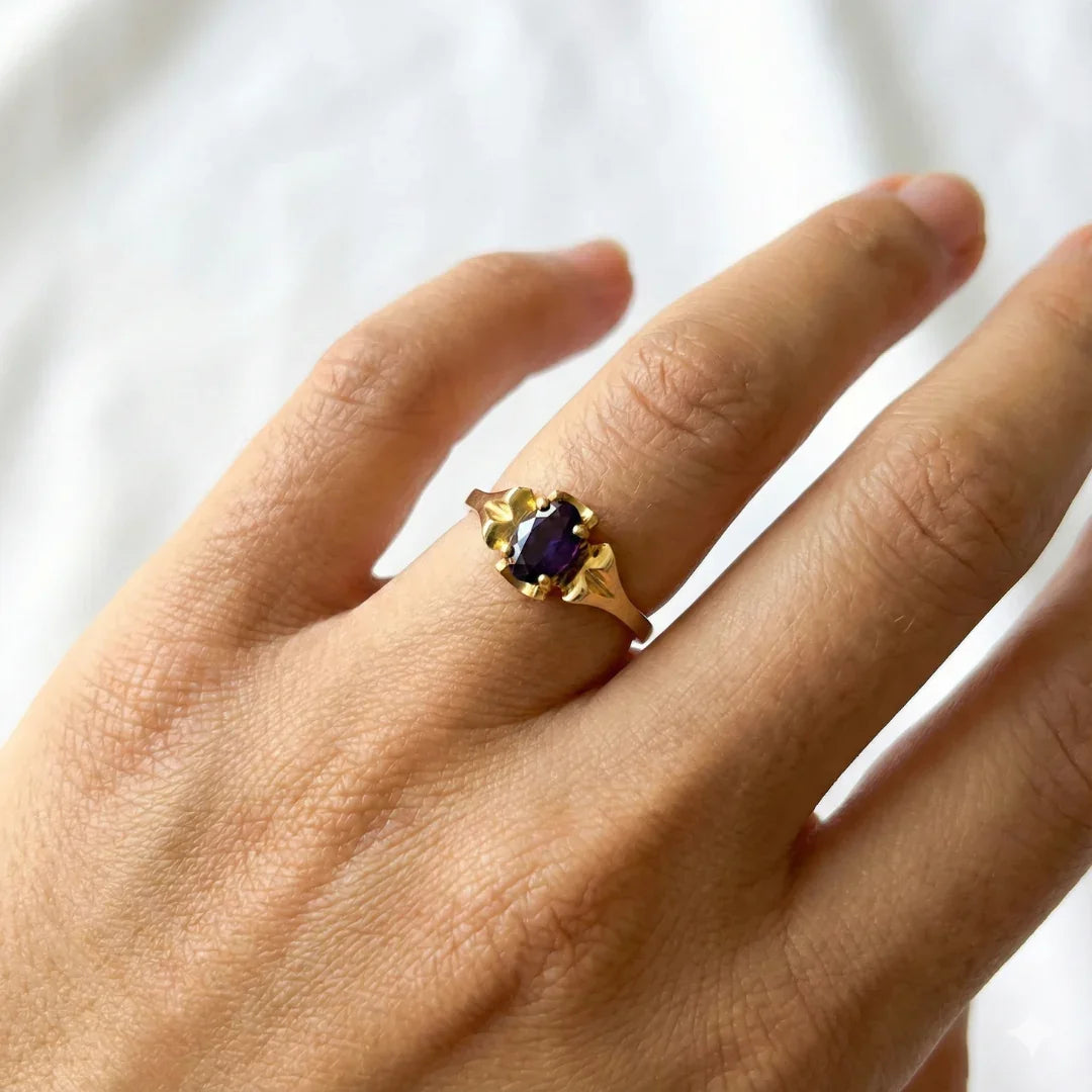 Lucie | Vintage Solitaire