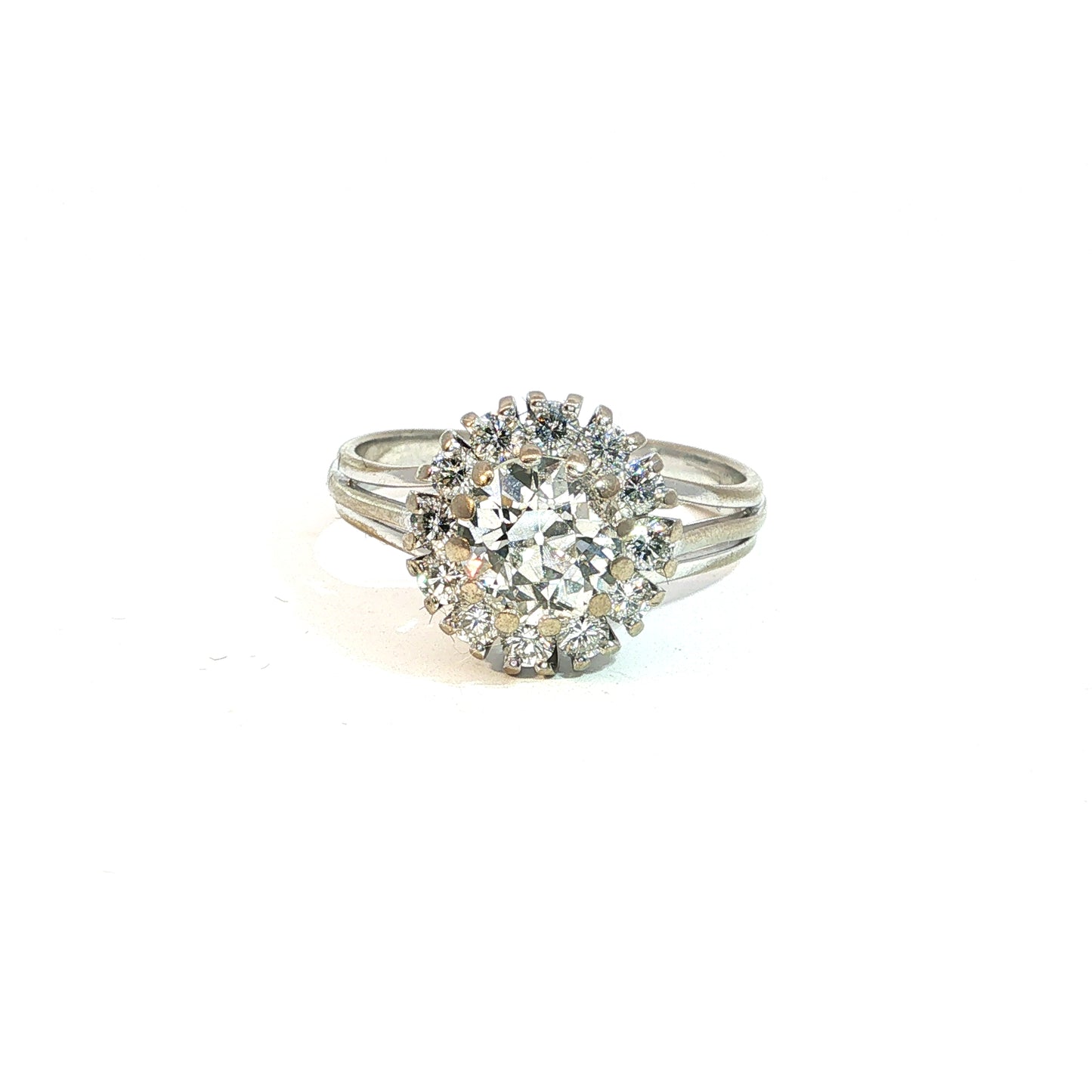 Anette | Vintage Diamond Halo Ring