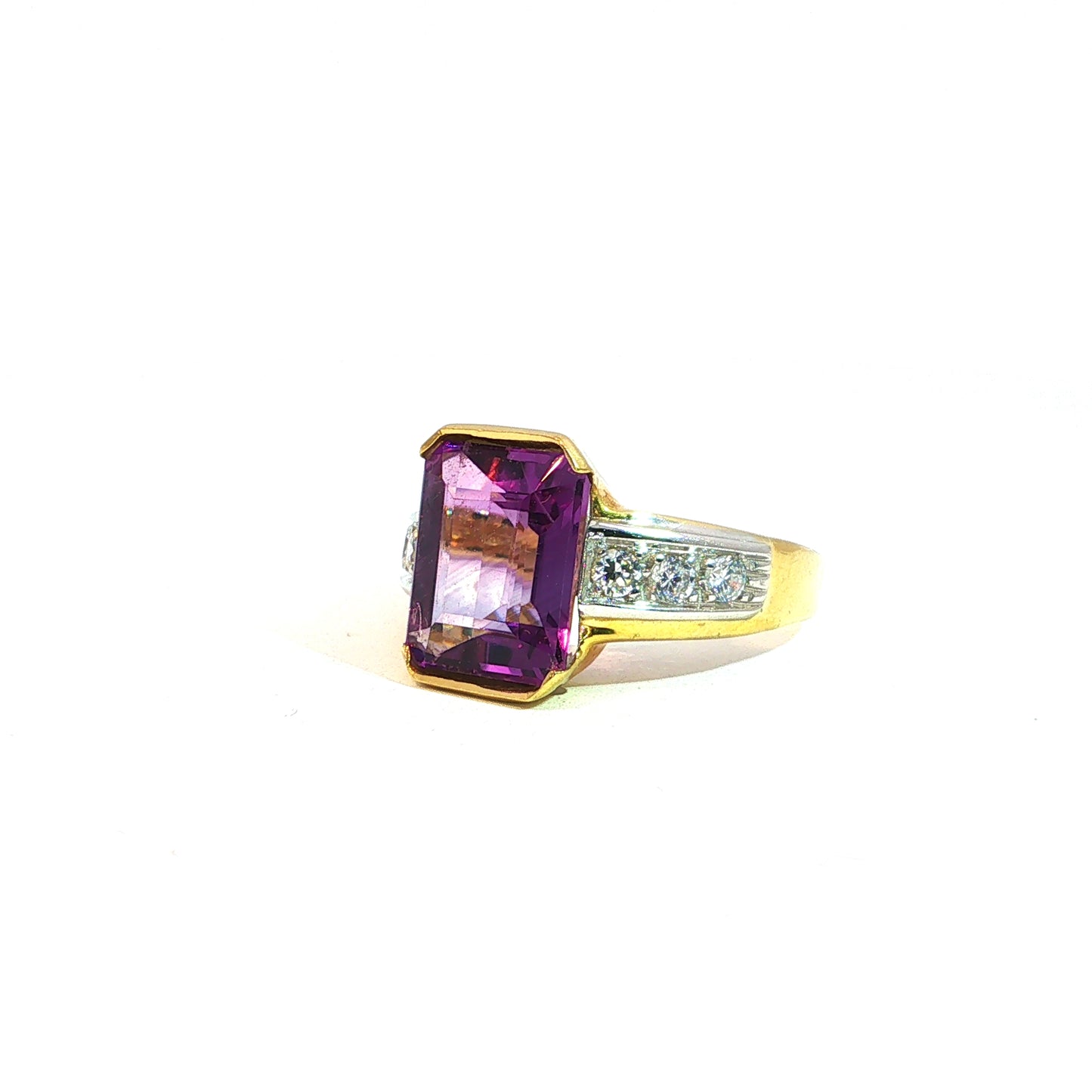 Alien| Bague entourage vintage en émeraude