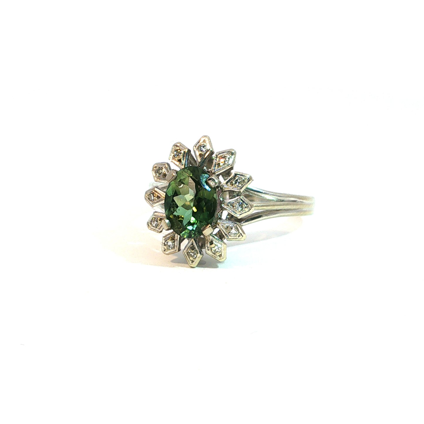 Alien| Bague entourage vintage en émeraude