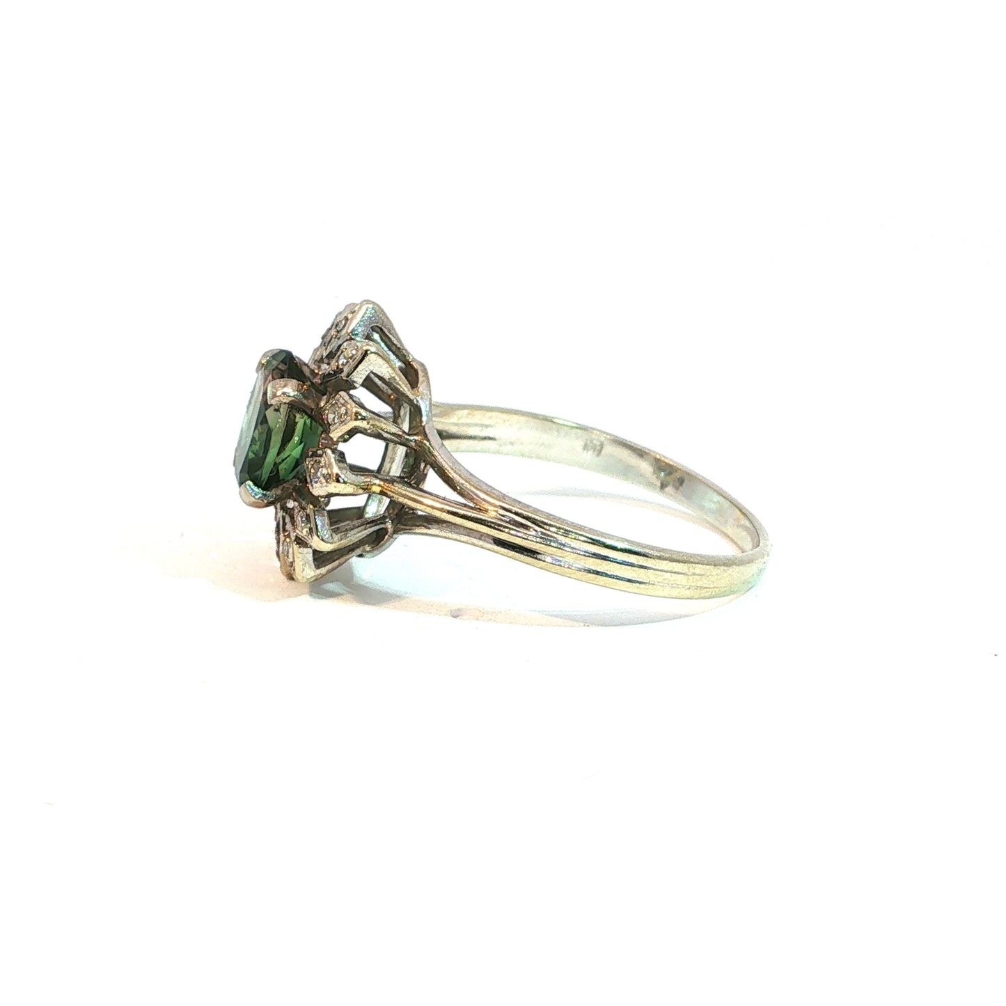 Alien| Bague entourage vintage en émeraude