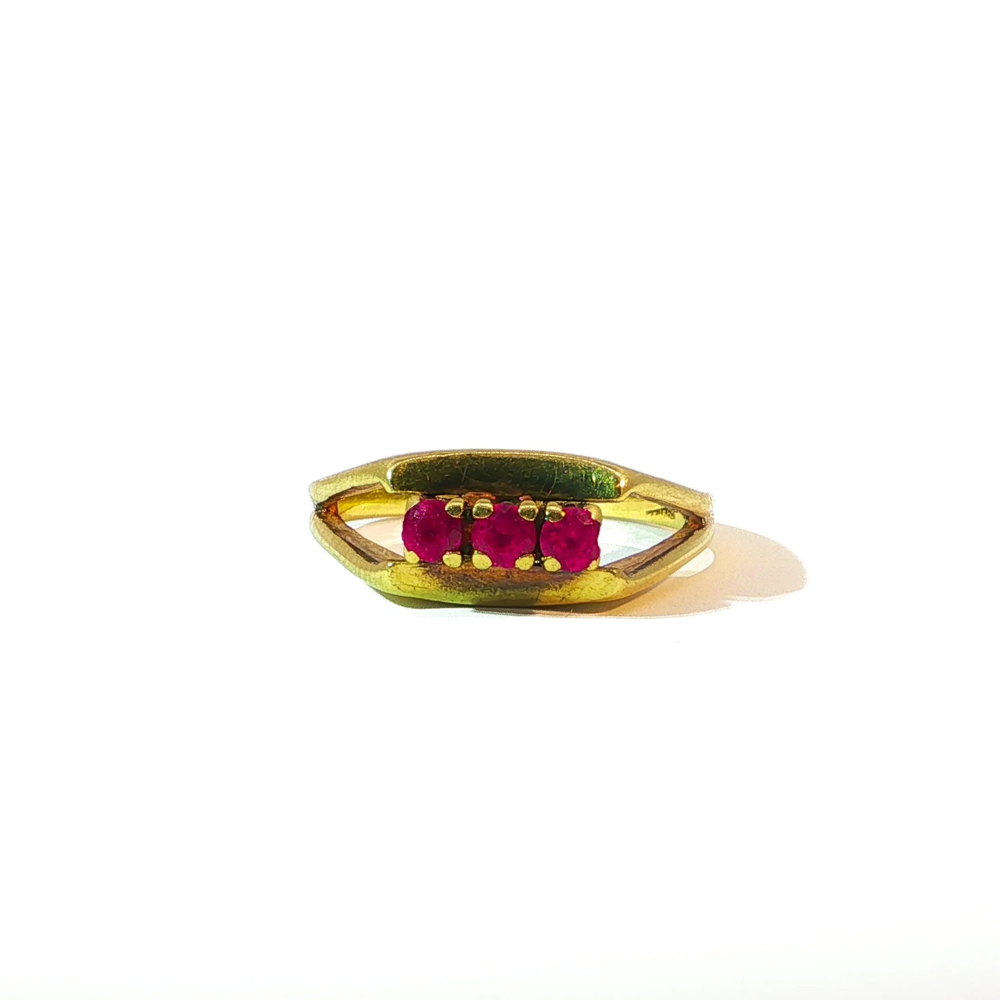 Odilja | Vintage three stone ring