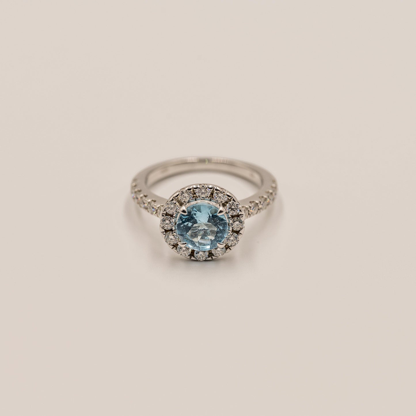 Blue | Topaas & Moissanite Diamant - Madamas - Antwerp