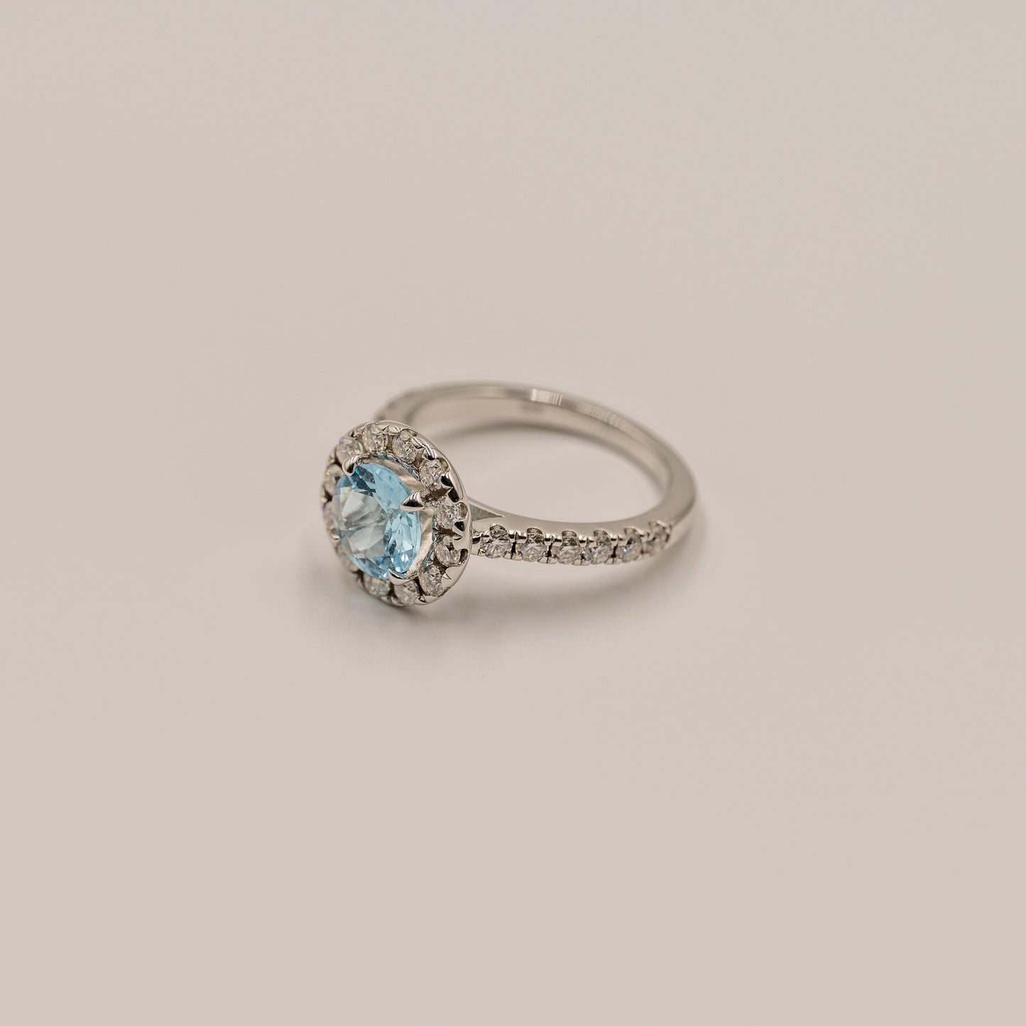 Blue | Topaas & Moissanite Diamant - Madamas - Antwerp