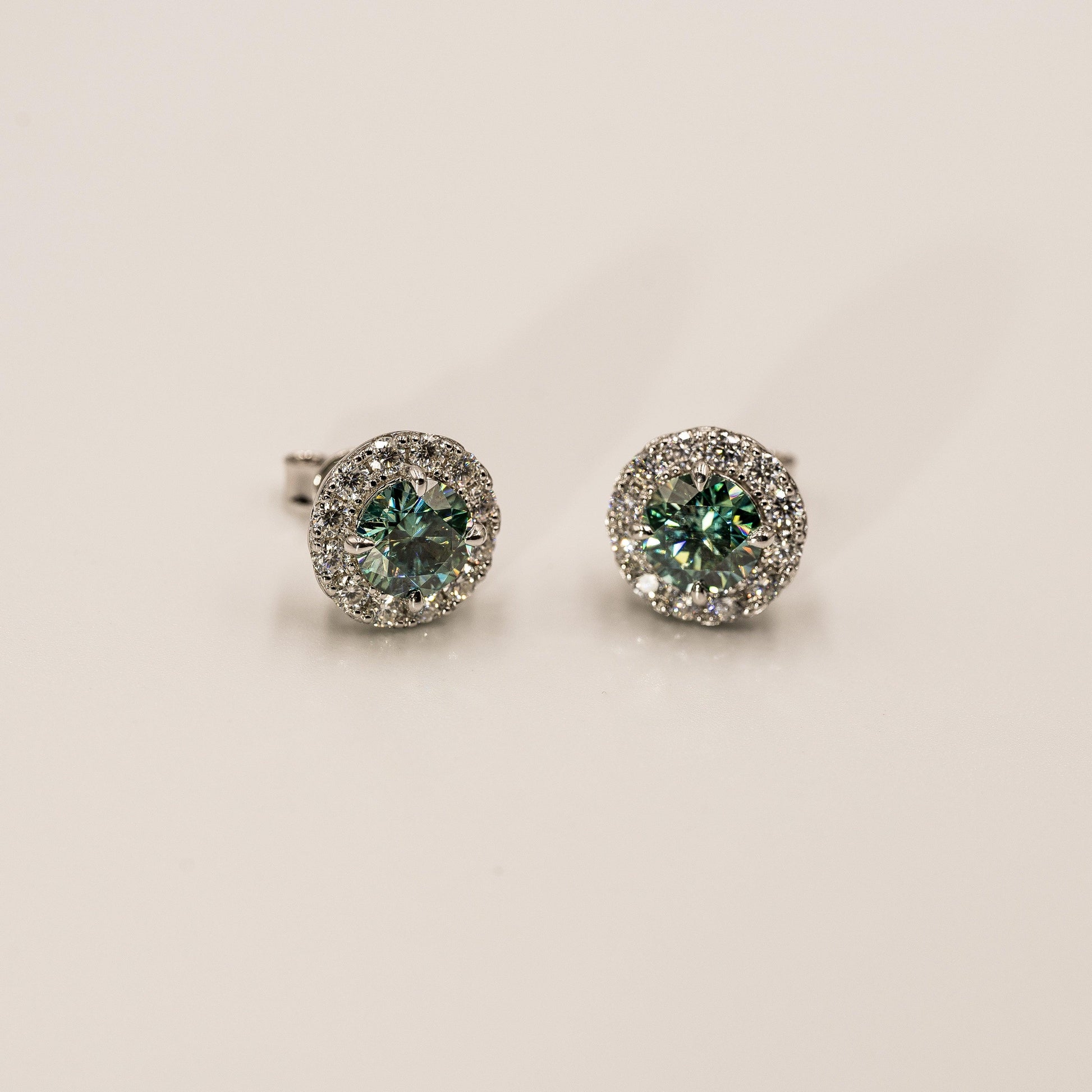 Halo Studs| Moissanite Diamant - Madamas - Antwerp